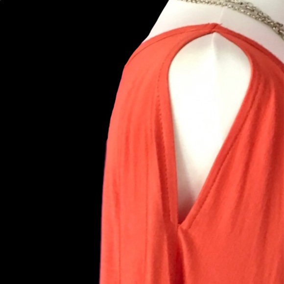 🆕NWT Cold Shoulder Top🆕 - Picture 3 of 6